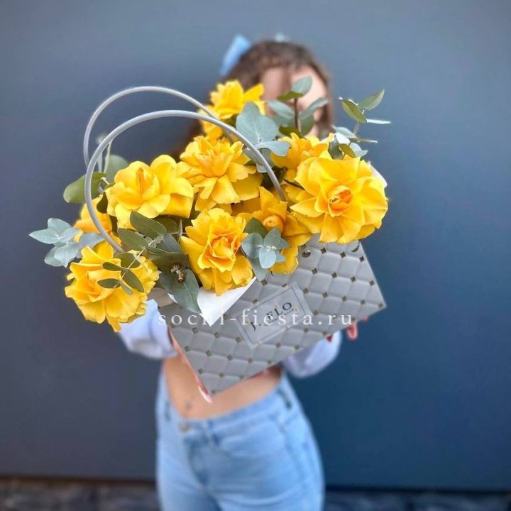 Сумочка с розами "Эдель" в Твери