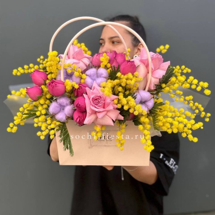 Сумочка мимозы и роз "Примавера" в Твери