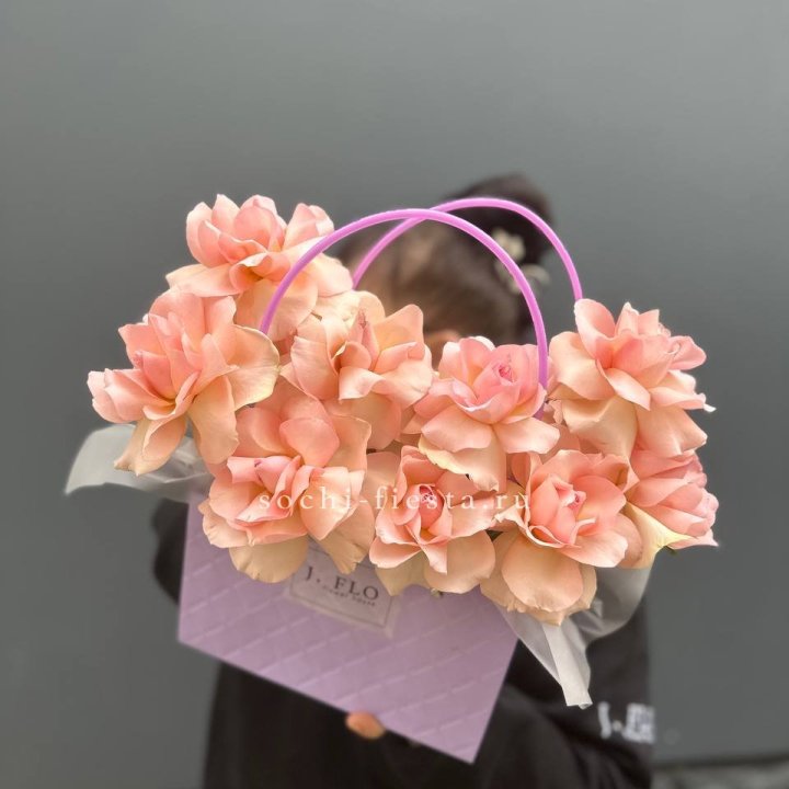 Сумочка с розами "Кети" в Твери