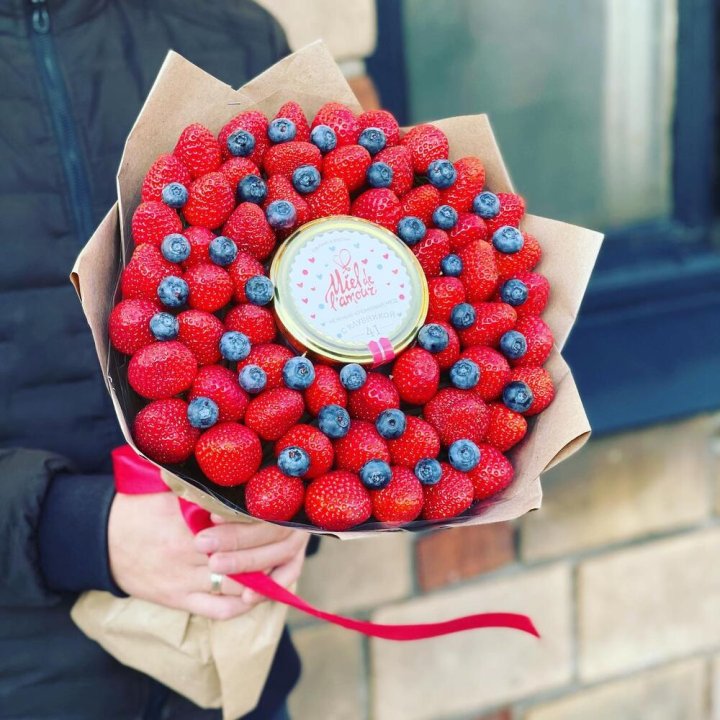 "Клубника и мёд" в Твери