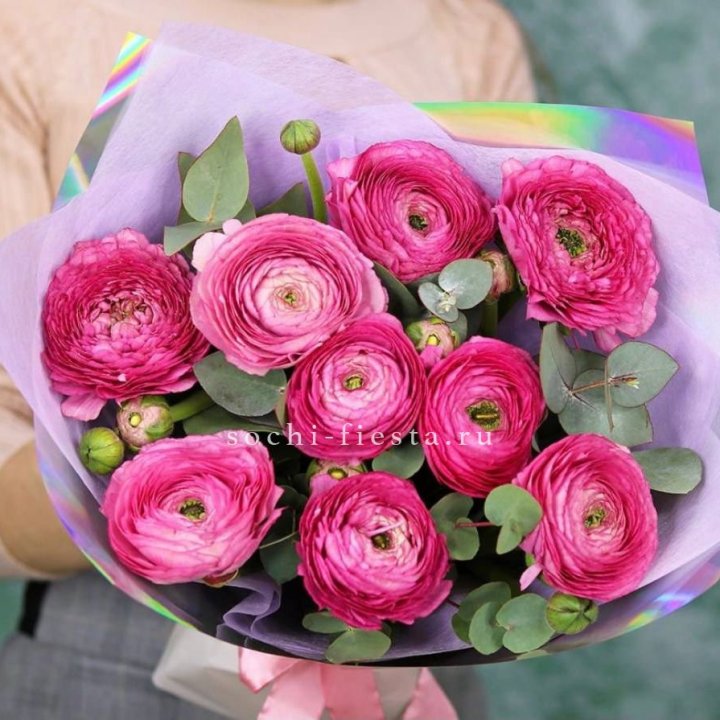 Ранункулюсы с эвкалиптом №2 в Твери