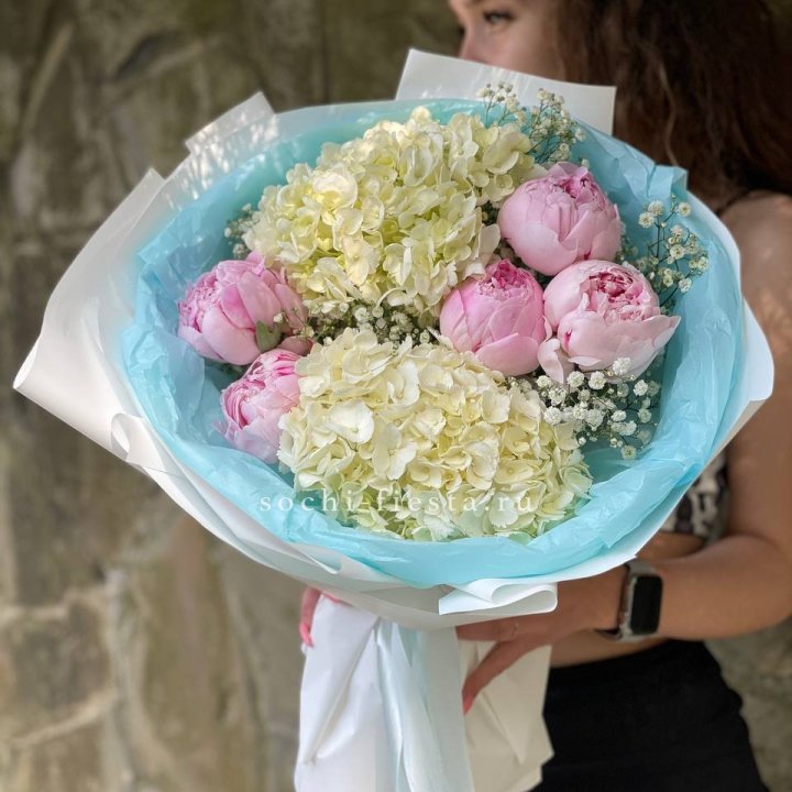 Букет с пионами "Блюсом" в Твери