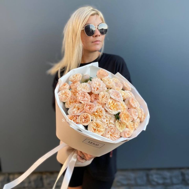 15 пионовидных роз №2 в Твери