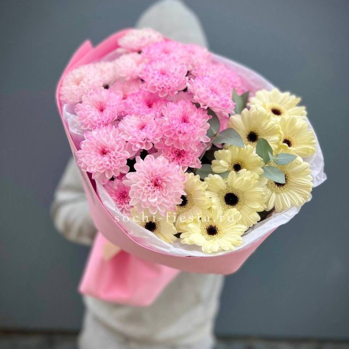 Дуо хризантем и гербер в Твери