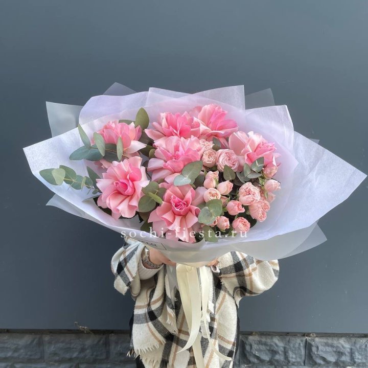 Букет французских и пионовидных роз  в Твери