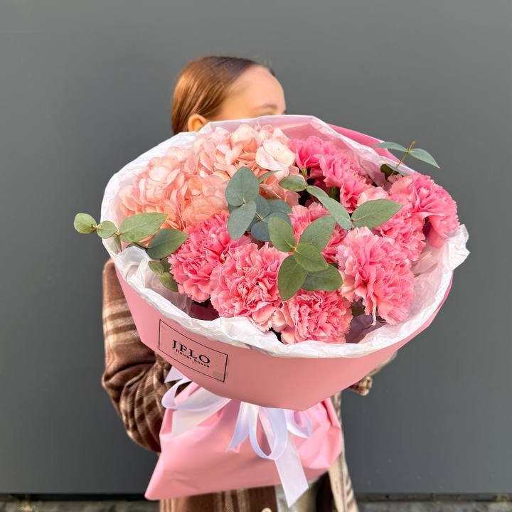 Дуо диантусы и гортензия в Твери