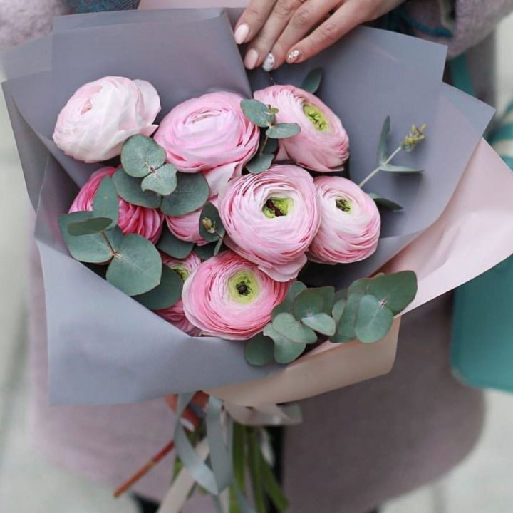 Ранункулюсы с эвкалиптом №1 в Твери