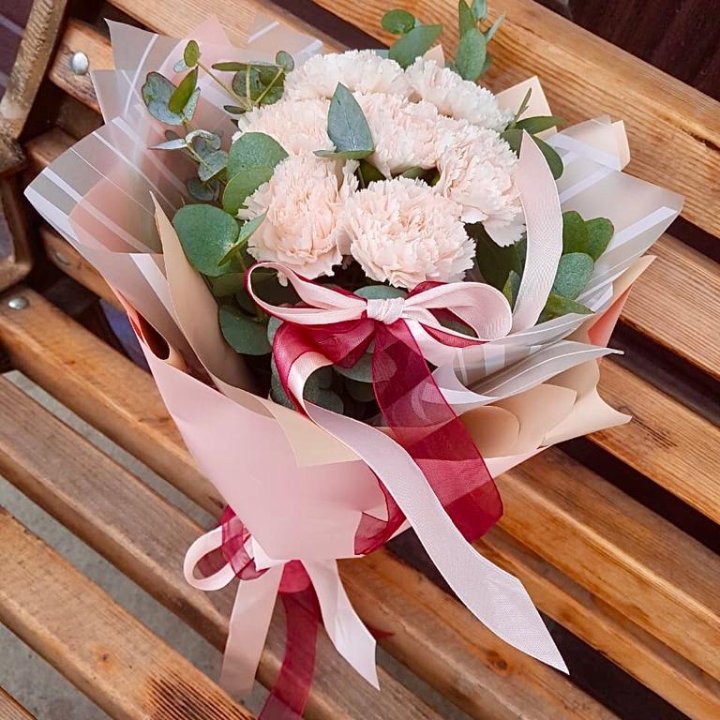 Диантусы с эвкалиптом в Твери