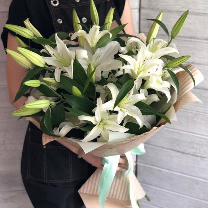 Букет белых лилий в Твери