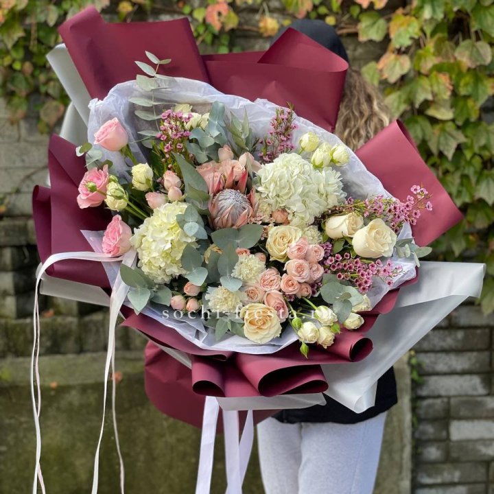 Авторский букет с протеей №1 в Твери