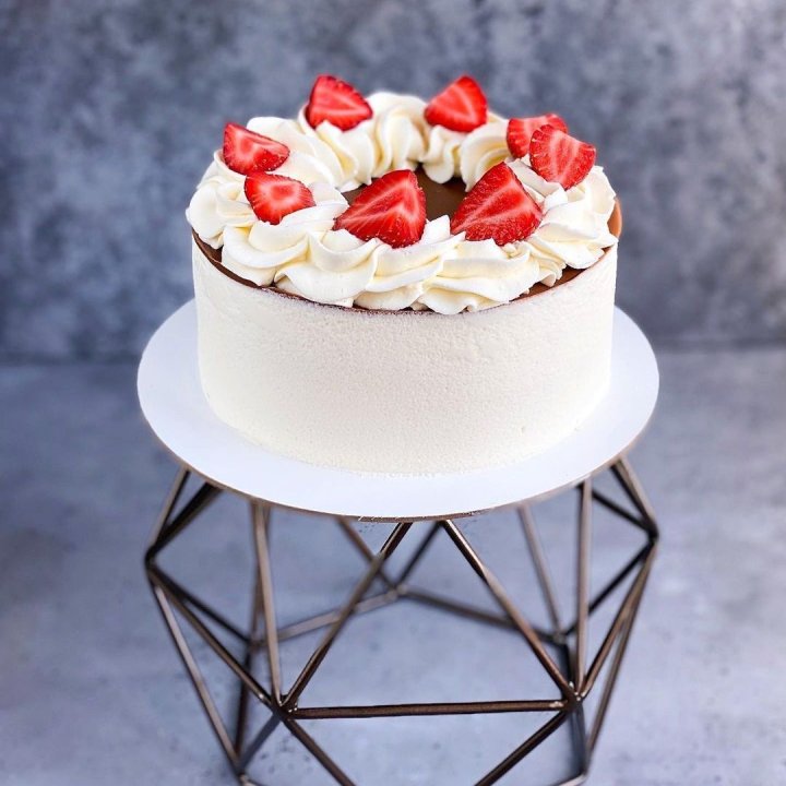 Торт "Клубника со сливками" в Твери