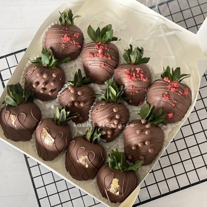 Клубника в шоколаде 12 ягод в Твери