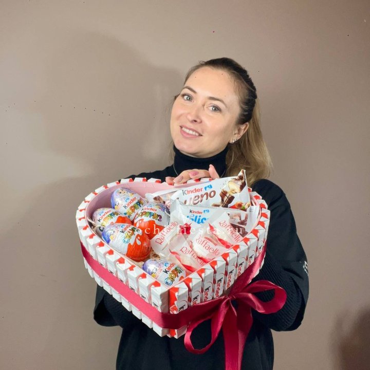 Подарочный набор сердце с Киндерами в Твери