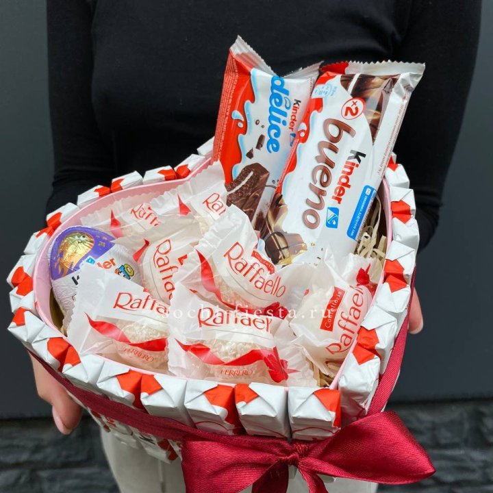 Подарочный набор сердце с Киндерами и Рафаэлло в Твери