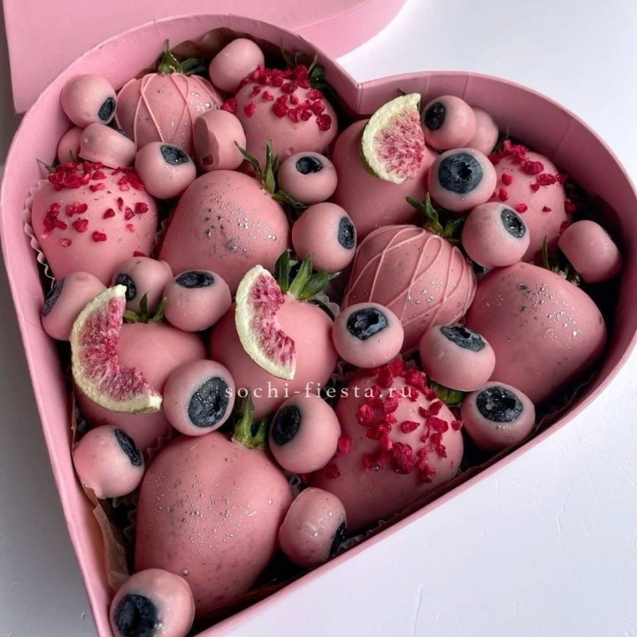 Клубника в шоколаде Сердце в Твери