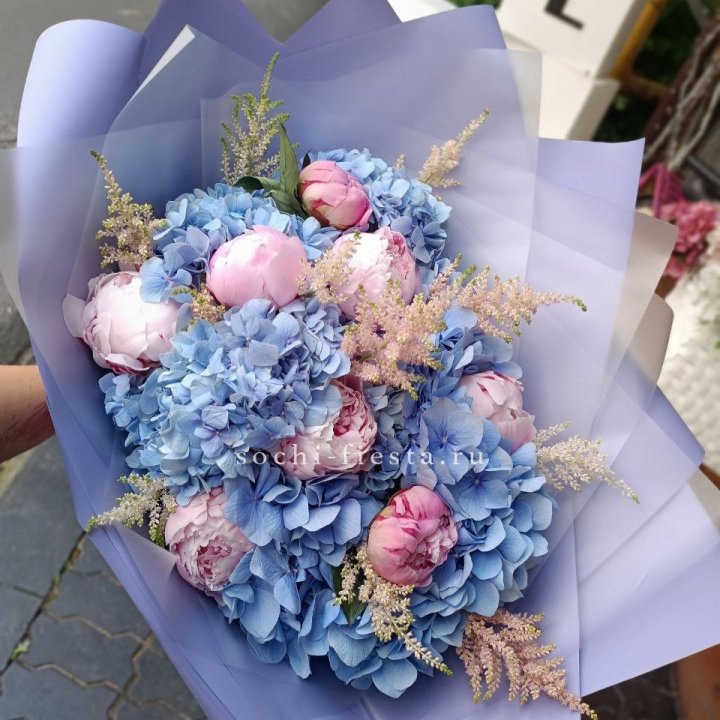 Дизайнерский букет с гортензией №3 в Твери