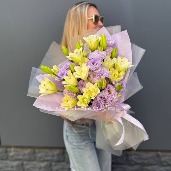  Букет лилий и эустом в Твери