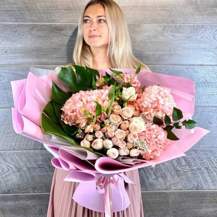 Дизайнерский букет "Валенсия-2" в Твери