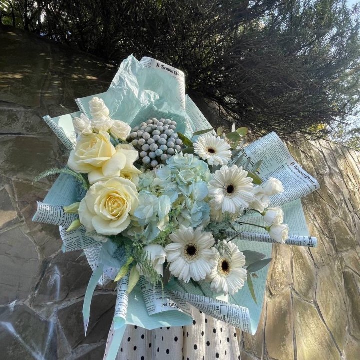 Дизайнерский букет "Линдж-блю" в Твери