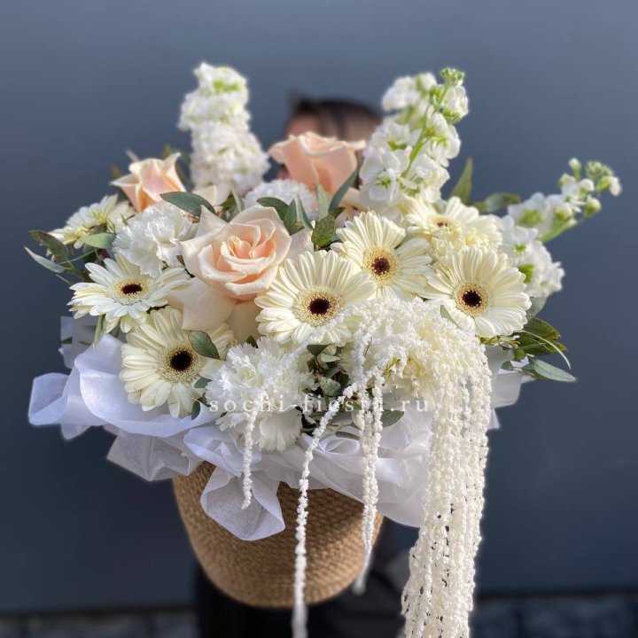 Цветы в джутовом кашпо "Валери" в Твери