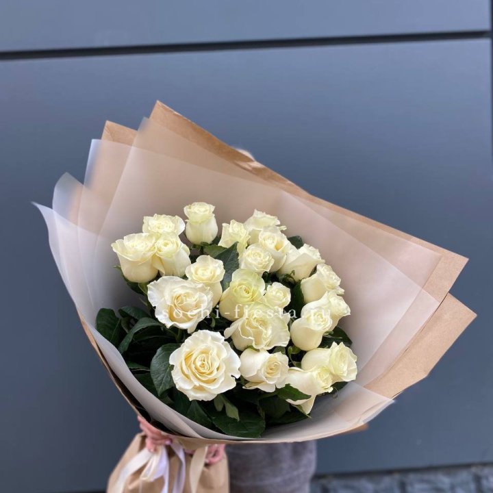  Букет  высоких белых роз   в Твери