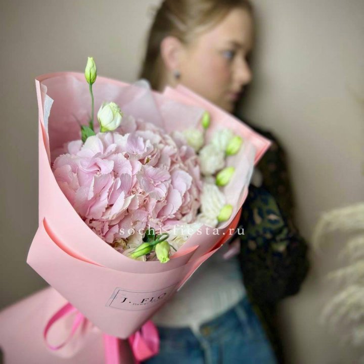 Букет с гортензией №2 в Твери