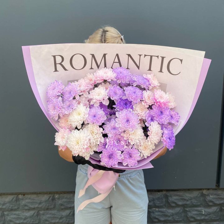 Букет сиреневых хризантем в Твери