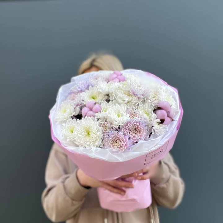 7 нежных хризантем в Твери
