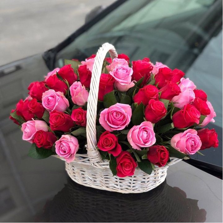 Корзина с розами  в Твери