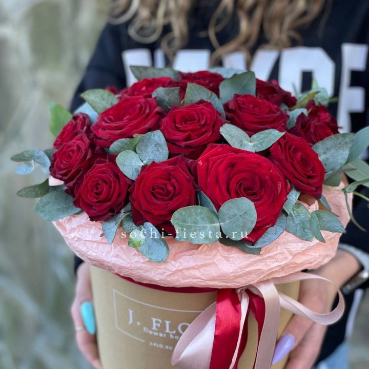 21 Красная роза в боксе №1 в Твери