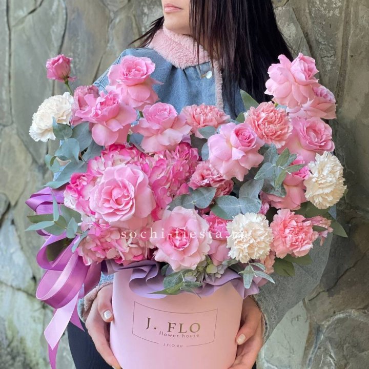 Цветочный бокс "Эсмиральда" в Твери