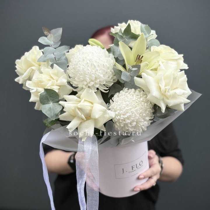 Цветы в шляпной коробке  в Твери