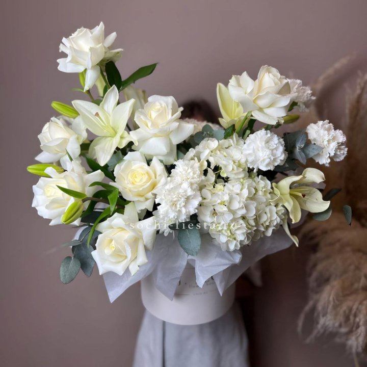 Цветочный бокс "Вайт дримс" в Твери