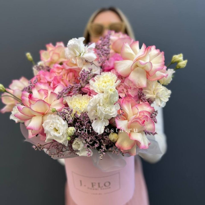 Цветочная композиция "Глория" в боксе в Твери