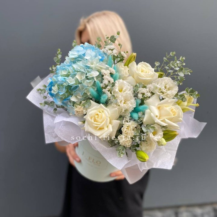 Цилиндр в голубых оттенках №1 в Твери