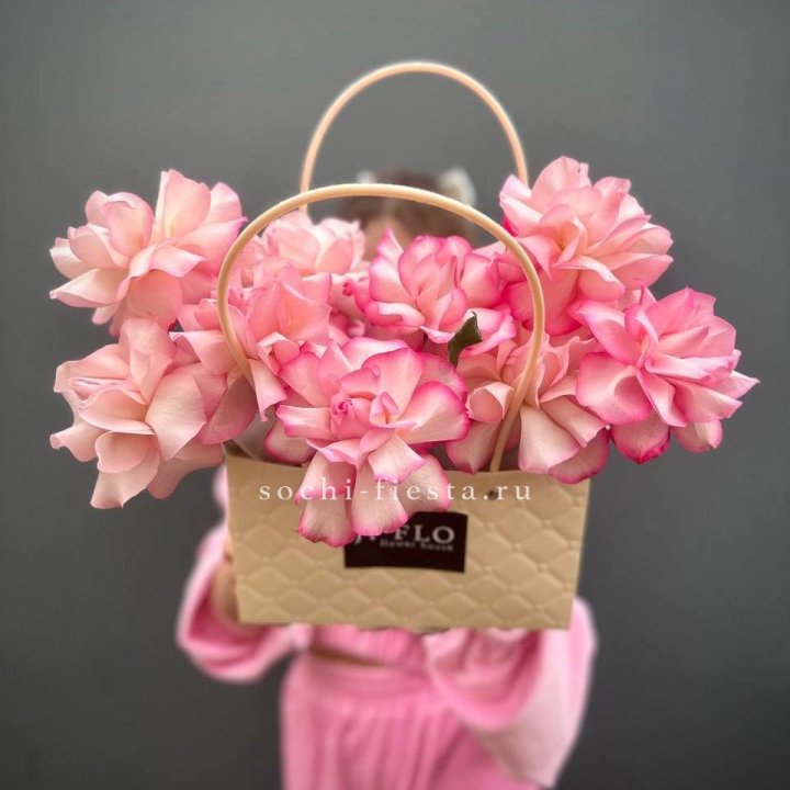 Сумочка розовых роз Венди в Твери