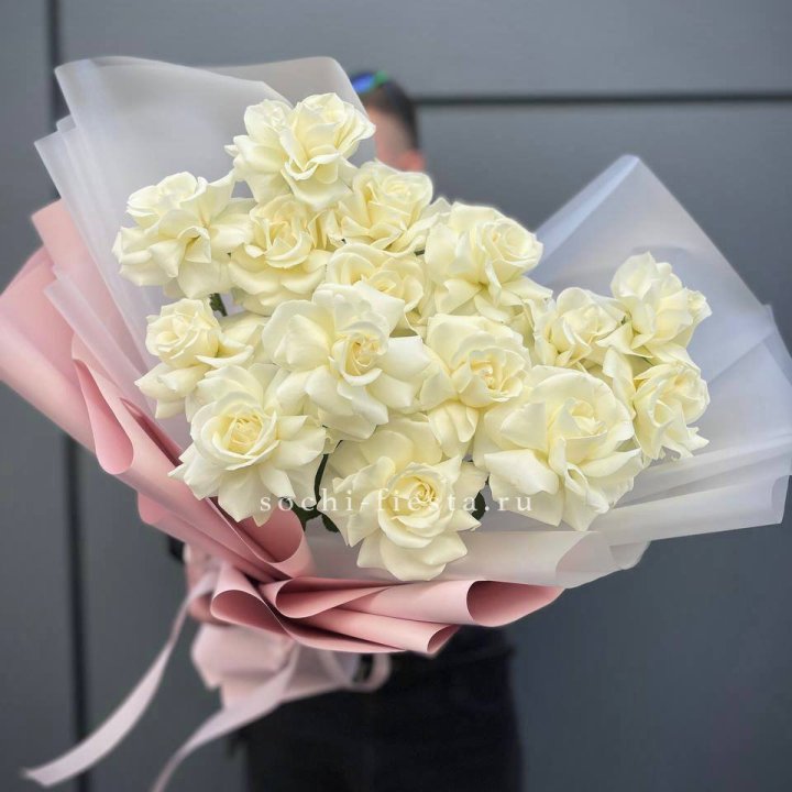 Букет из 15 французских роз Вайт дрим в Твери