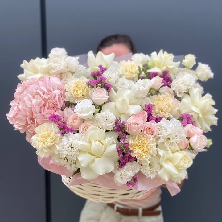 Корзина "Воздушная нежность" в Твери