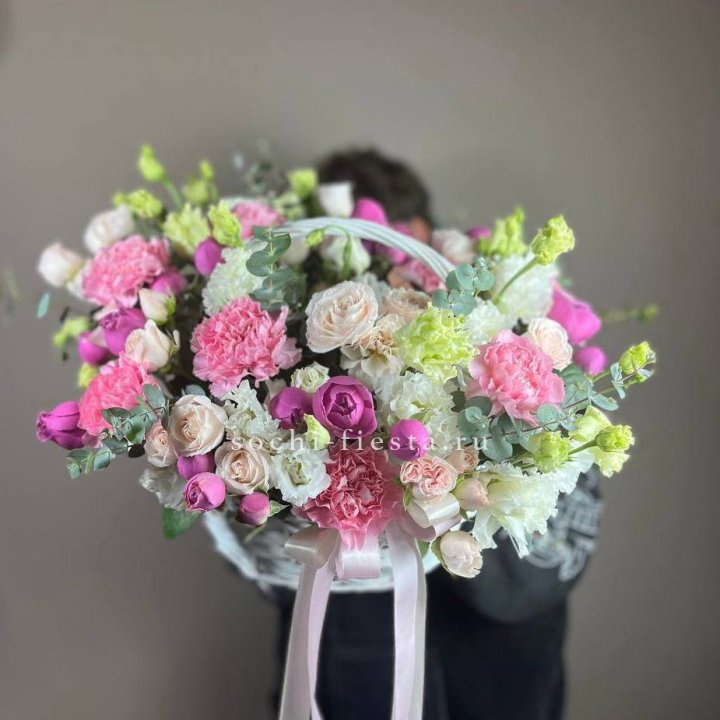 Корзина "Яркая" в Твери