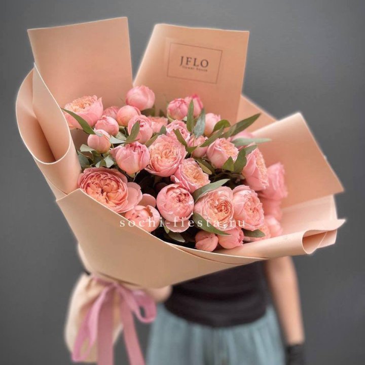 Букет из 9 кустовых роз Джульетта в Твери