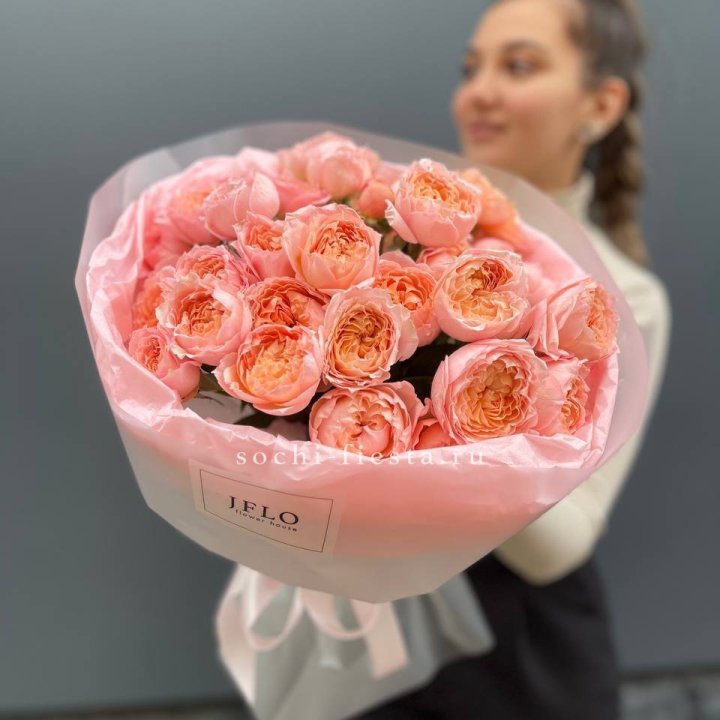 Букет из пионовидных роз Джульетта в Твери