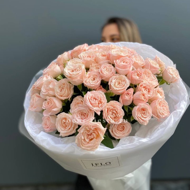 Букет кустовых роз Бомбастик в Твери