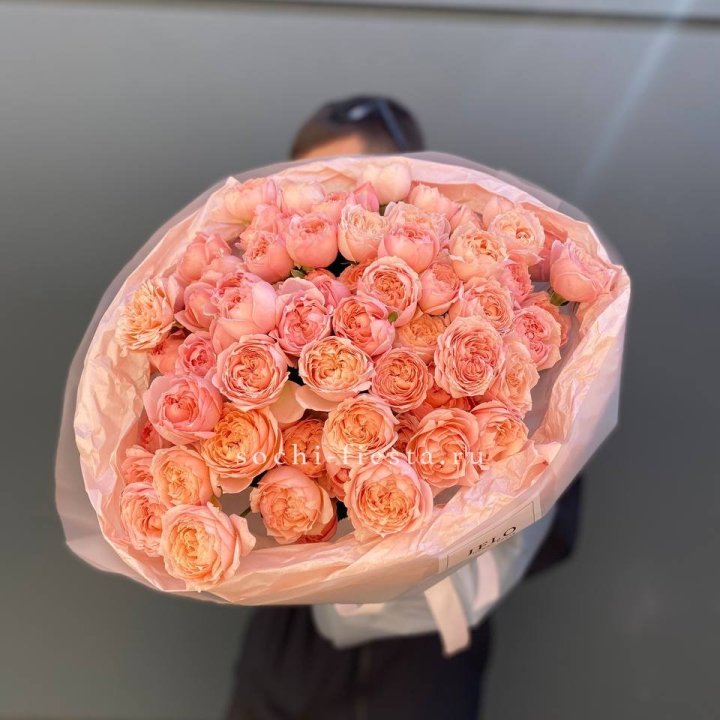 Букет из 21 пионовидной розы Джульетта в Твери