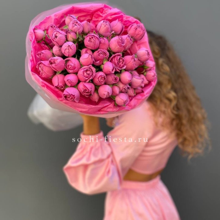 Букет из пионовидных роз  в Твери