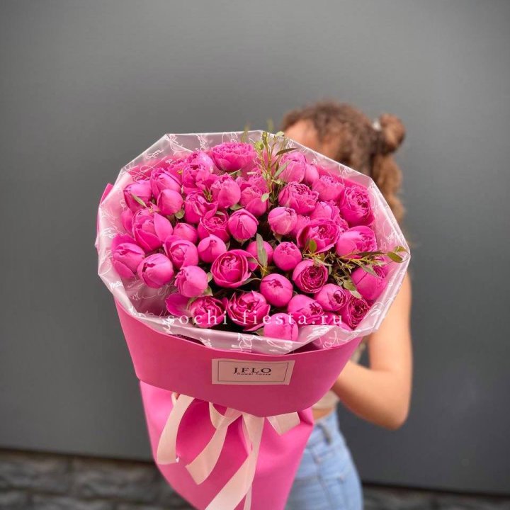 Кустовые розы букет Мисти Баблс в Твери