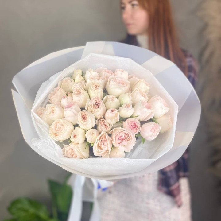 Букет кустовых роз в Твери