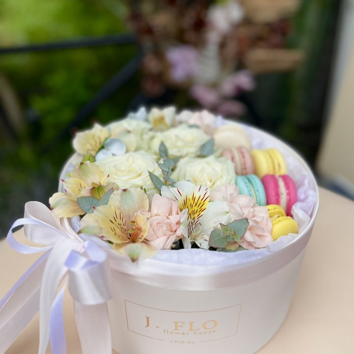 Цветочный бокс "Ника" в Твери
