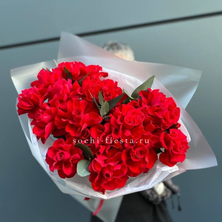 21 Красная французская роза в Твери
