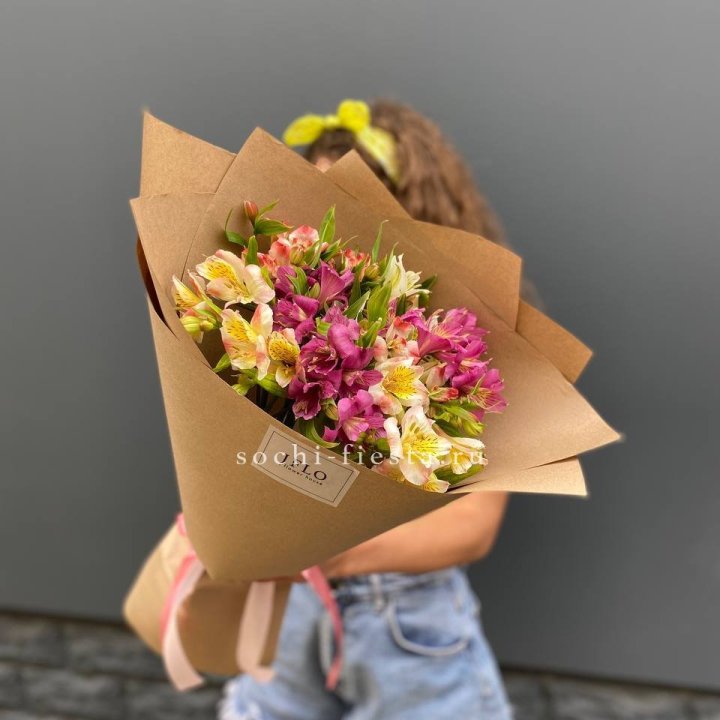 Альстромерии в крафте в Твери