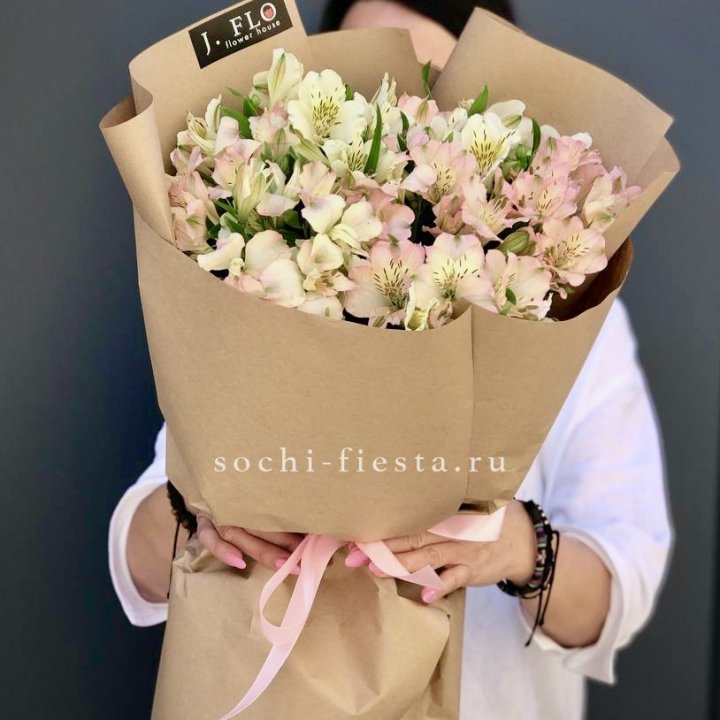 17  альстромерий в крафте в Твери